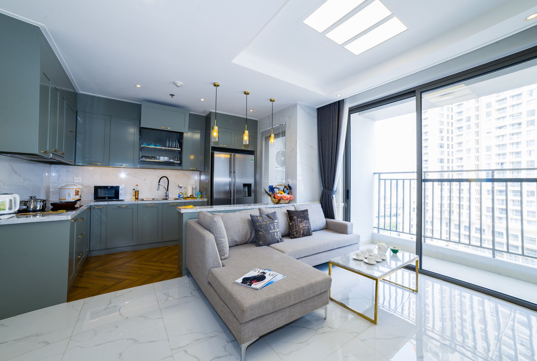 presidential apartment, 3 bedrooms, balcony, tower | living area | 40-inch smart tv with digital channels, tv, pay films