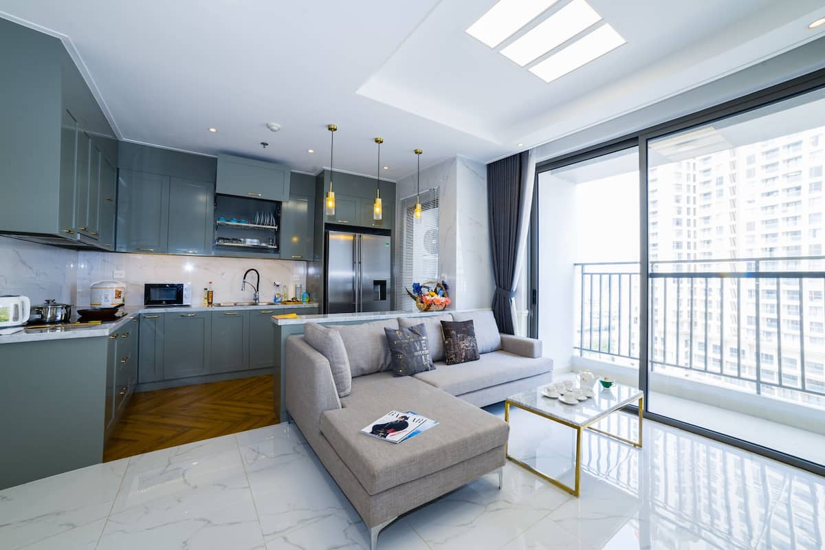 presidential apartment, 3 bedrooms, balcony, tower | living area | 40-inch smart tv with digital channels, tv, pay films