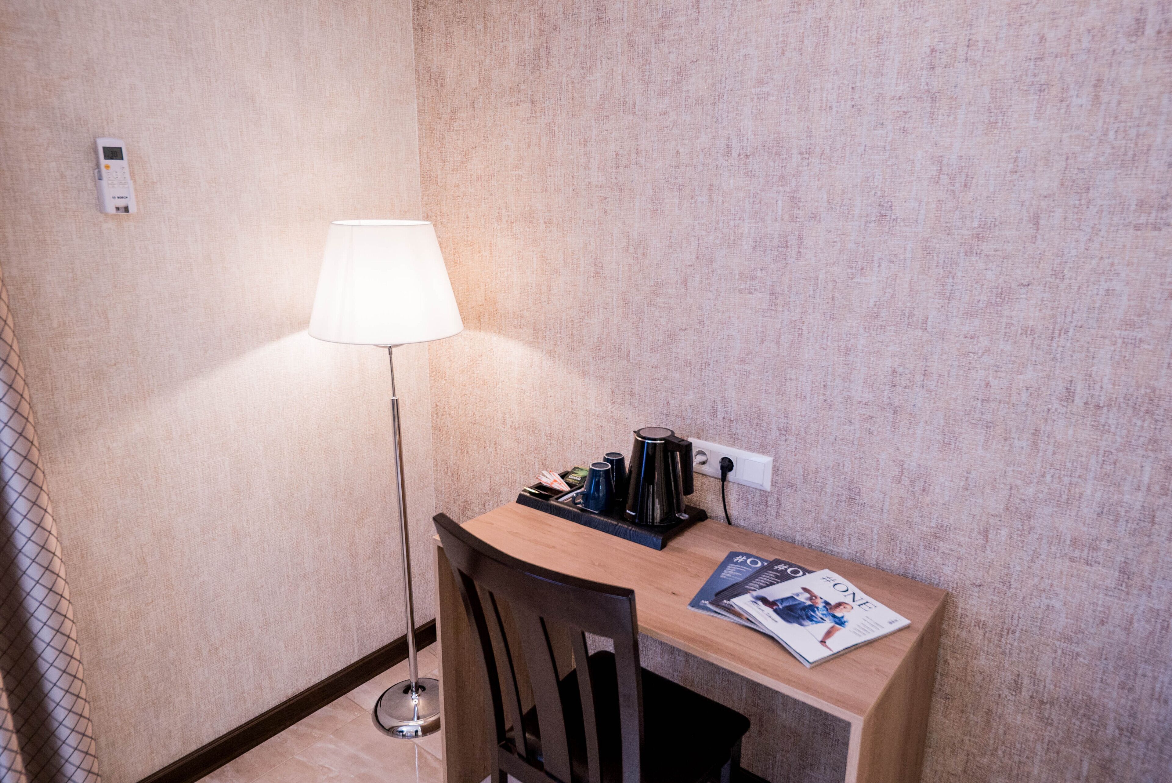 standard twin room, 2 single beds, non smoking, garden view | 1 bedroom, frette italian sheets, premium bedding, tempur-pedic beds