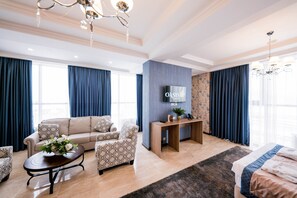 Frette Italian sheets, premium bedding, Tempur-Pedic beds, minibar - Oasis residence (Bishkek)
