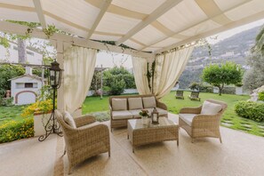 Terrace/patio - La residEnza 2-Villa in Ravello in a central position with parking and garden. (Ravello)