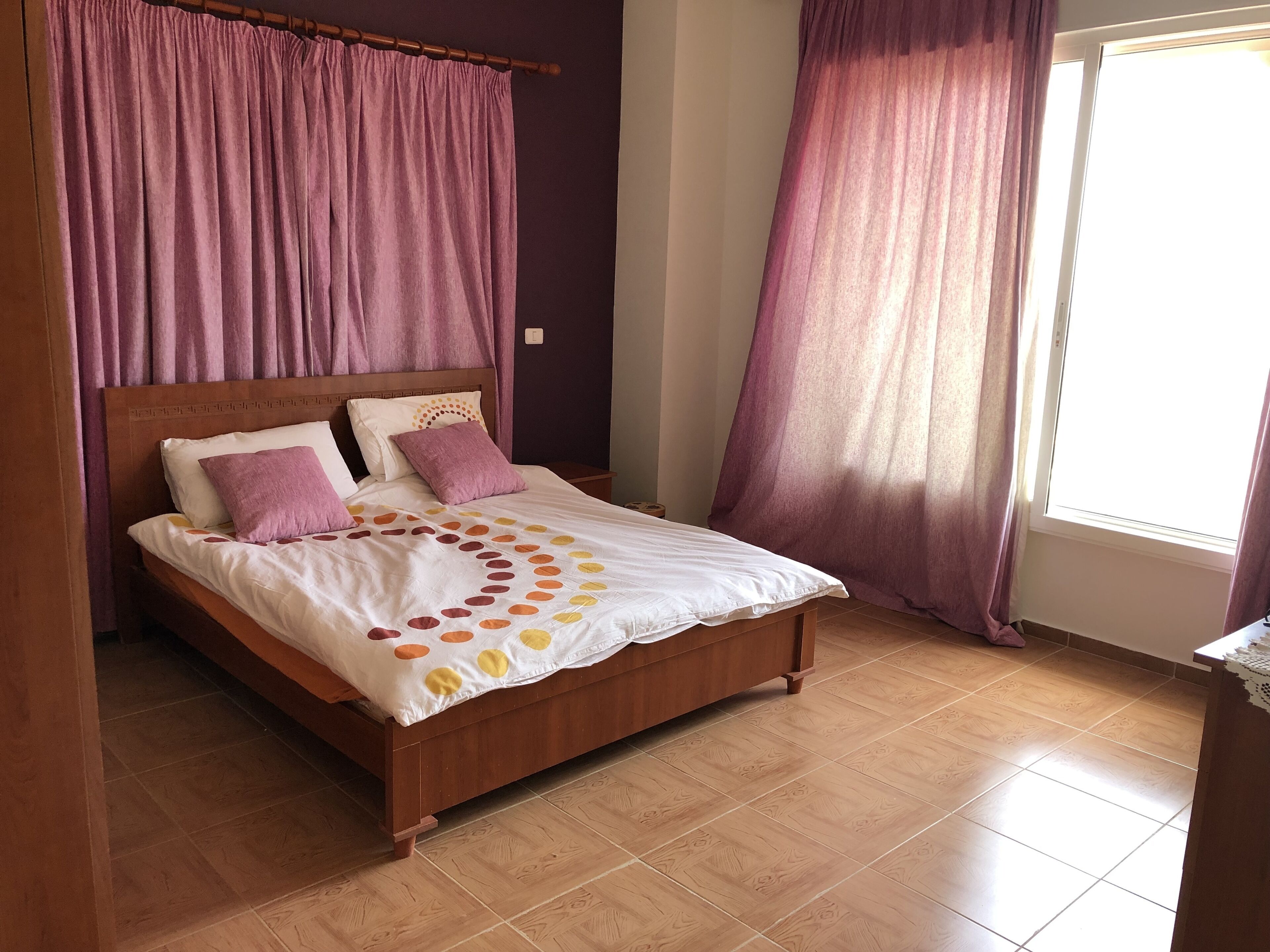 4 chambres, fer et planche à repasser, Wi-Fi, draps fournis