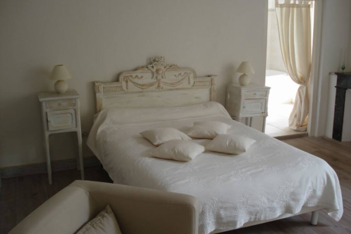 L'Etable | โต๊ะทำงาน, พื้นที่ทำงานแบบใช้แล็ปท็อป, เตารีด/โต๊ะรีดผ้า