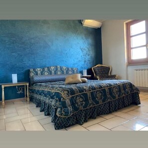 Double Room, Private Bathroom (External) | Desk, free cribs/infant beds, rollaway beds - Pepe Rosa B&B (Nettuno)