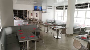 Desayuno buffet incluido todos los días