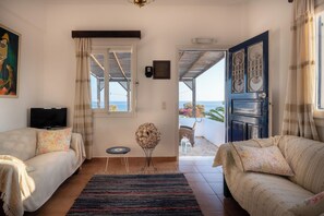 アパートメント 2 ベッドルーム シービュー | リビング エリア | 薄型テレビ