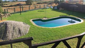 Piscina a l'aire lliure de temporada