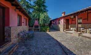 Terrace/patio - Complejo Rural Finca Valvellidos (Torremenga)