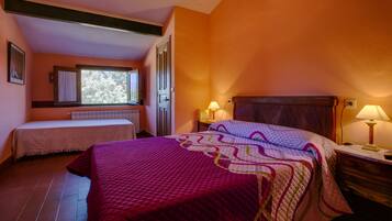 1 dormitori, bressols gratuïts, llits addicionals i roba de llit