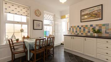Holiday Home | Private kitchen | Cookware/dishes/utensils