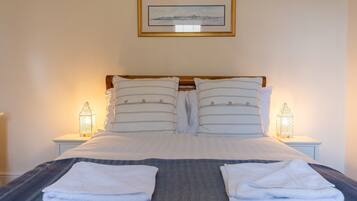 Holiday Home | Free WiFi, bed sheets, wheelchair access