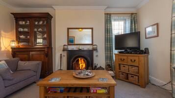 Holiday Home | Living area | TV