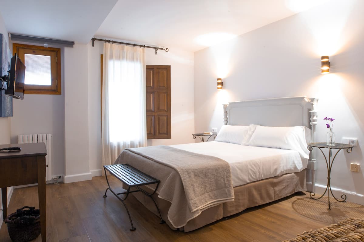 habitación doble con terraza, balcón o abuhardillada | free wifi, bed sheets