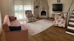 Unclassified image, 4 of 14, button - House only for Families in Alacati 14 (Cesme)
