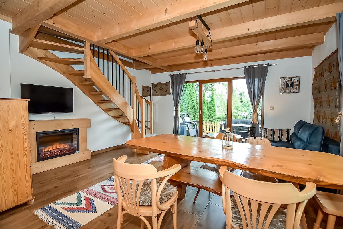 Cottage | 1 bedroom, cots/infant beds, free WiFi, bed sheets