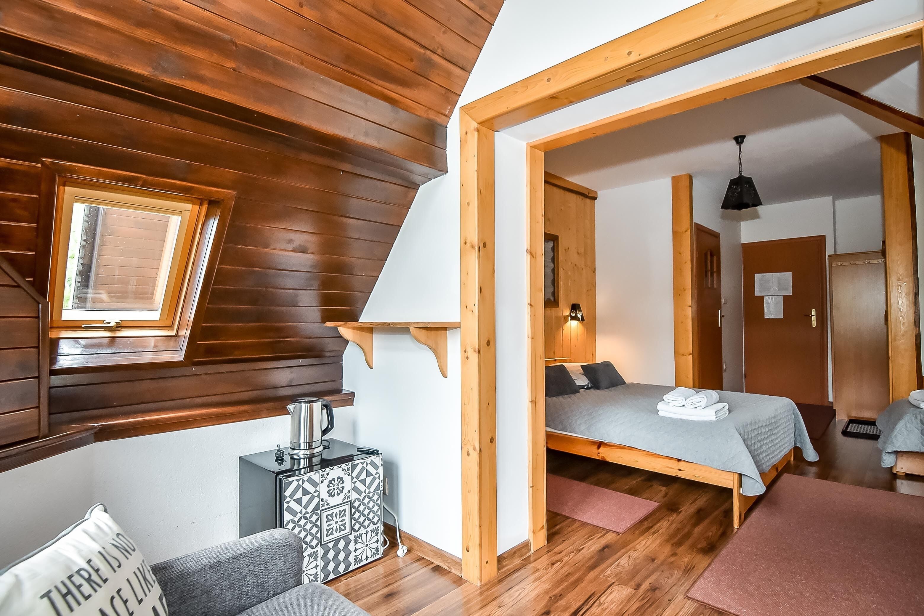 Triple Room (Nr 1) | Cots/infant beds, free WiFi, bed sheets