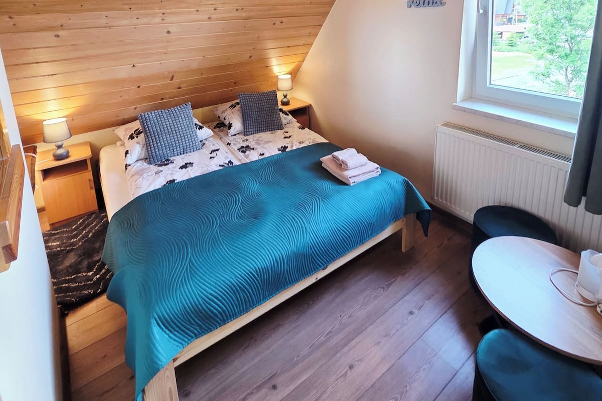 Double Room (Nr 4) | 1 bilik tidur, katil bayi/kot (surcaj), Wi-fi percuma, cadar katil