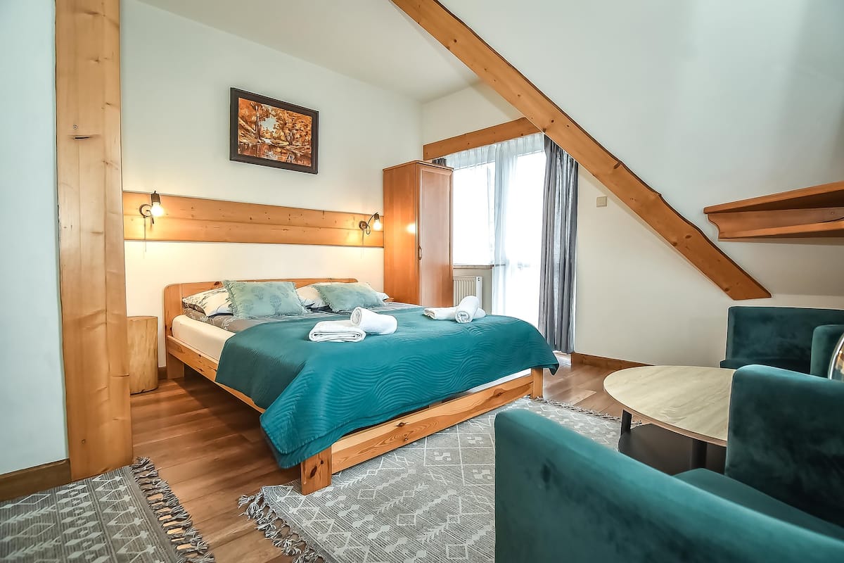 Double Room (Nr 2) | 1 bedroom, cots/infant beds, free WiFi, bed sheets