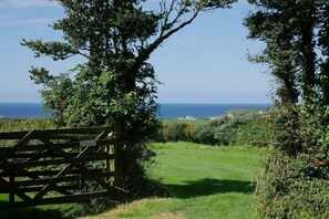 Cottage, 6 Bedrooms | Property grounds