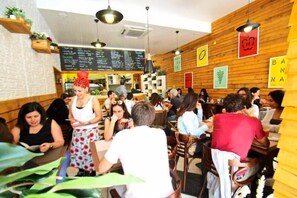 Cafe - We Love F Tourists: Hostel (Lisbon)
