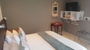 Unclassified image, 3 of 3, button - Point Village Hotel (Mossel Bay)