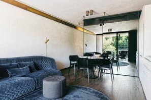 套房 | 起居区 | 65-英寸智能电视（配备有线频道）、电视、Netflix