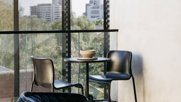 One Bedroom Urban Penthouse | Courtyard view