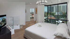 2 bedrooms, laptop workspace, blackout curtains, iron/ironing board - Deluxe Loft 2BR White City by HolyGuest (Tel Aviv)