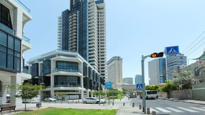 Exterior - Deluxe Loft 2BR White City by HolyGuest (Tel Aviv)