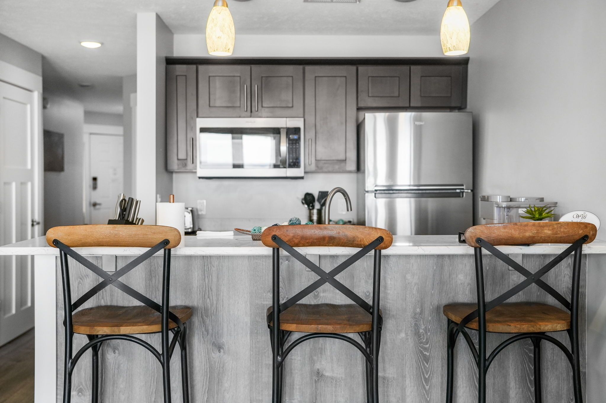 Fridge, microwave, dishwasher, coffee/tea maker