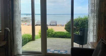 Condominio frente a la playa completamente remodelado en Grand Traverse Bay