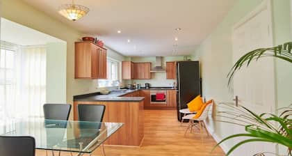 5 bed Edwardian Style House