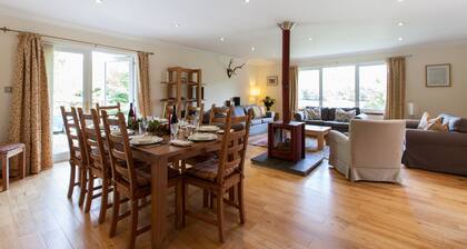 Seacroft - a seacroft that sleeps 8 guests in 4 bedrooms