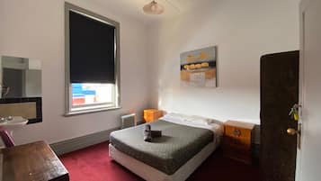 1 habitación y ropa de cama