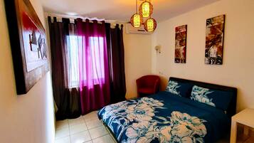 4 bedrooms, iron/ironing board, free WiFi, bed sheets