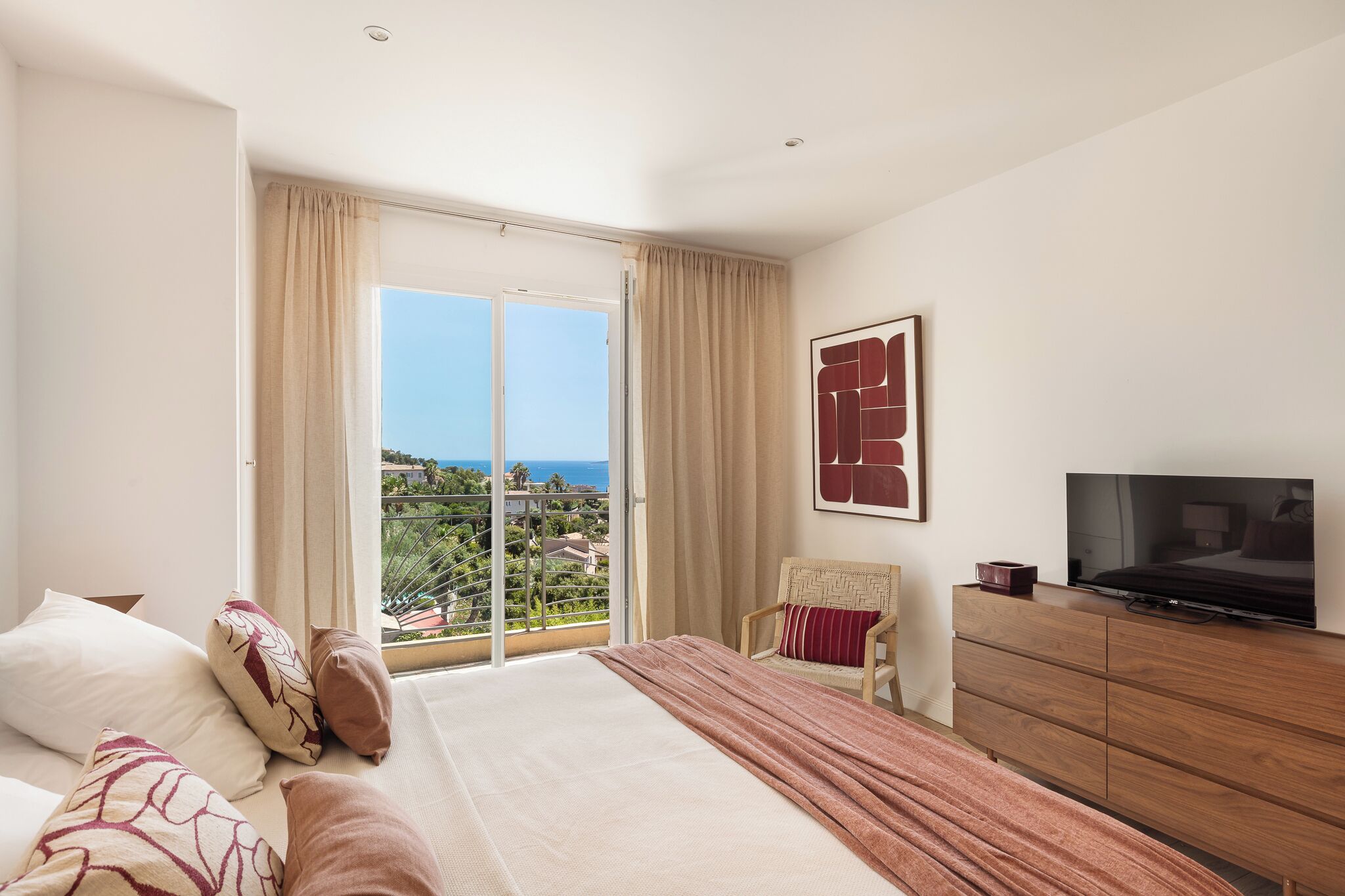 6 Schlafzimmer, Schreibtisch, schallisolierte Zimmer