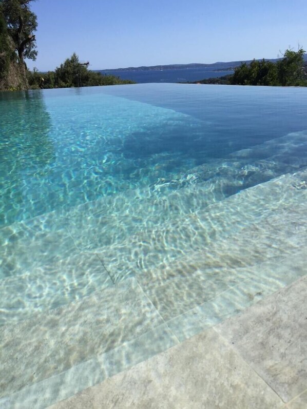 Piscine extérieure, piscine chauffée
