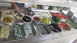 Free daily buffet breakfast - Ilgin Hotel Ortakent (Bodrum)