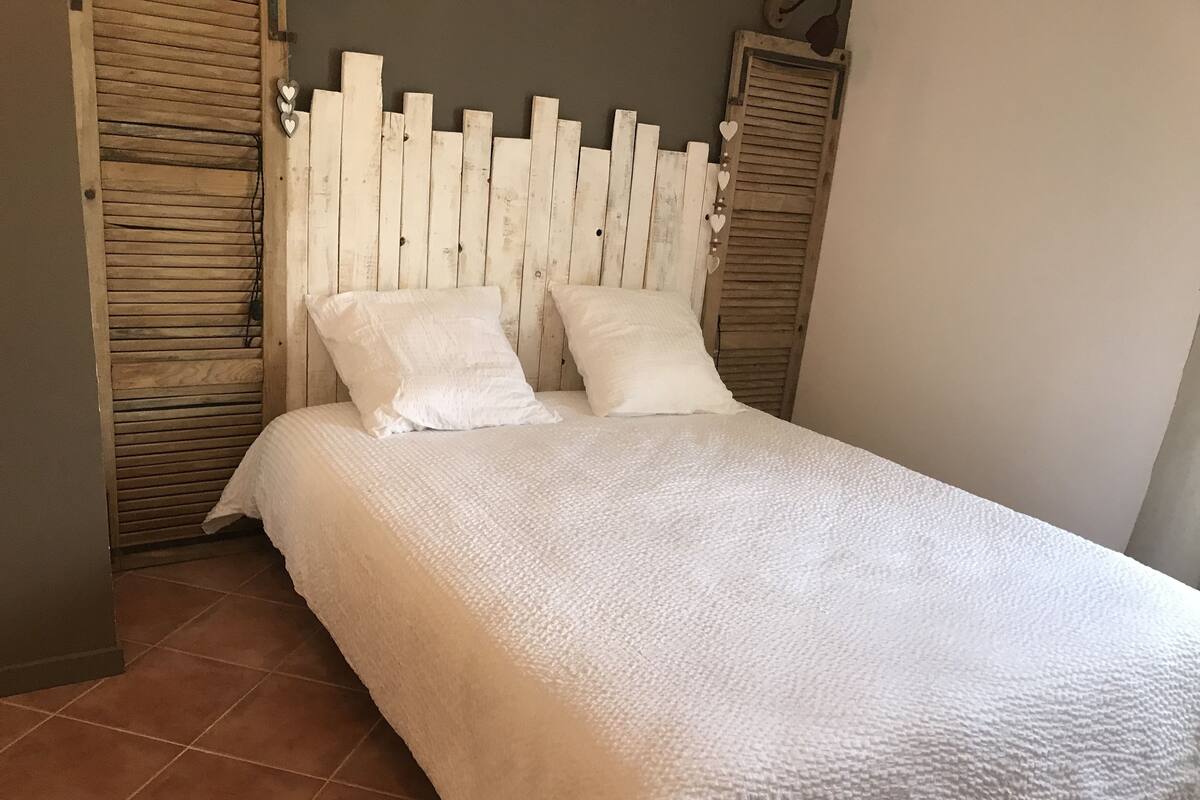 Habitación doble (L'Olivier) | Caja de seguridad en la habitación y decoración personalizada