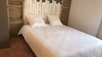Double Room (L'Olivier) | In-room safe, individually decorated, individually furnished