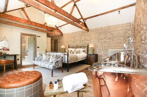 1 bedroom, Egyptian cotton sheets, premium bedding