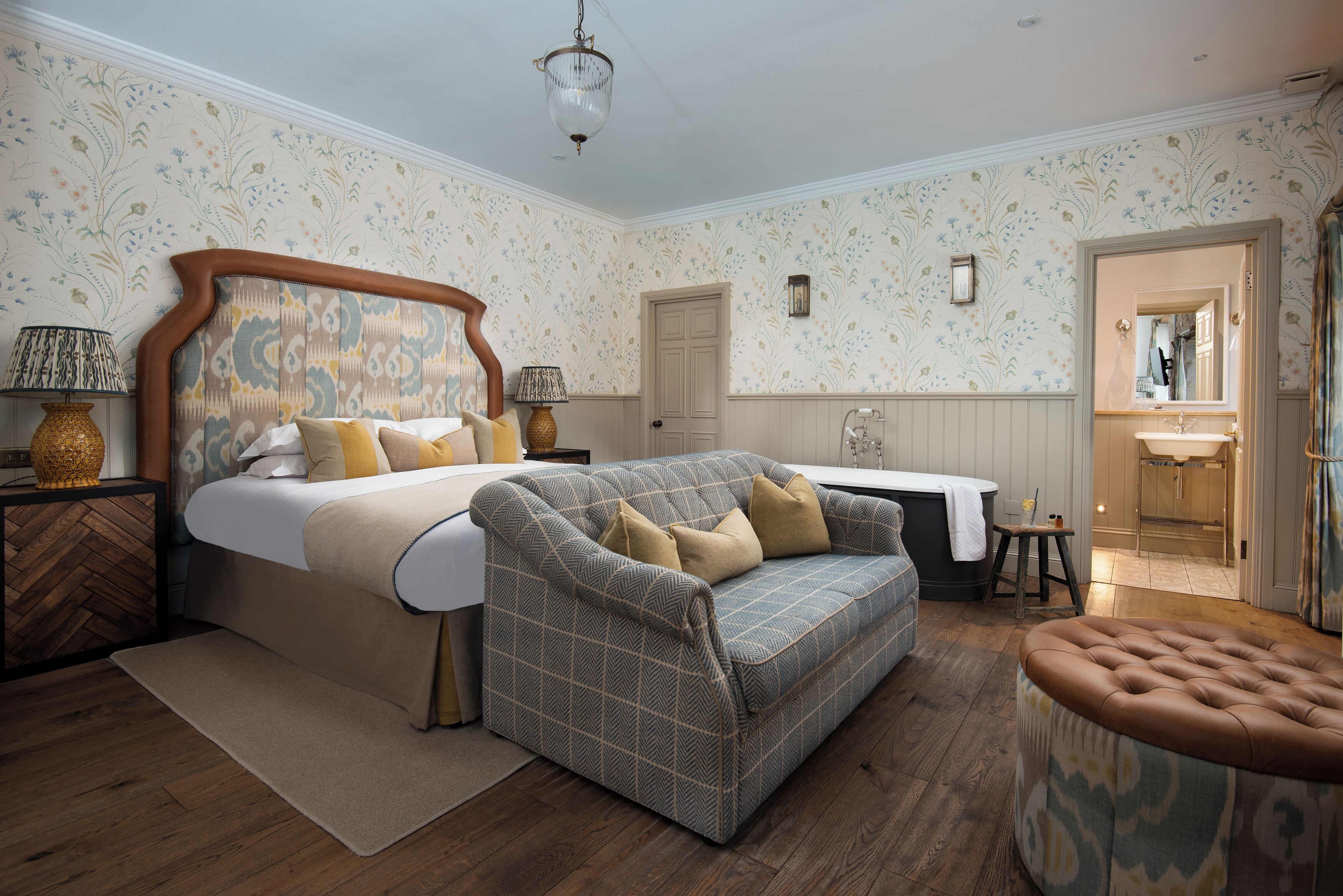 Superior Studio Suite, 1 King Bed with Sofa bed (pet-friendly) | Egyptian cotton sheets, premium bedding, individually decorated