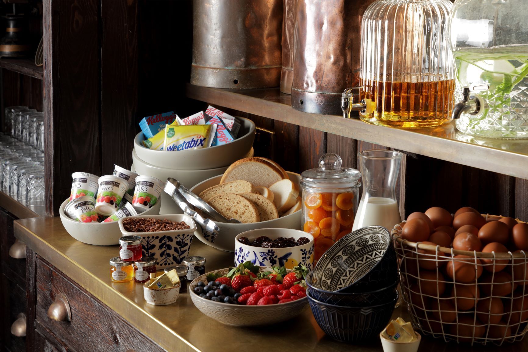 Termasuk sarapan pesanan masak setiap hari 