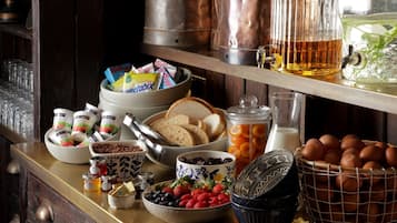 Free daily cooked-to-order breakfast