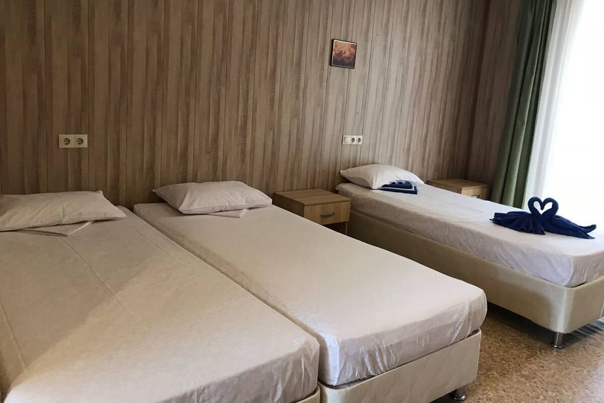 Rollaway beds, free WiFi
