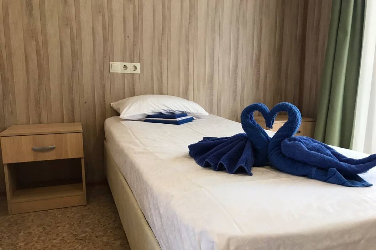 Rollaway beds, free WiFi