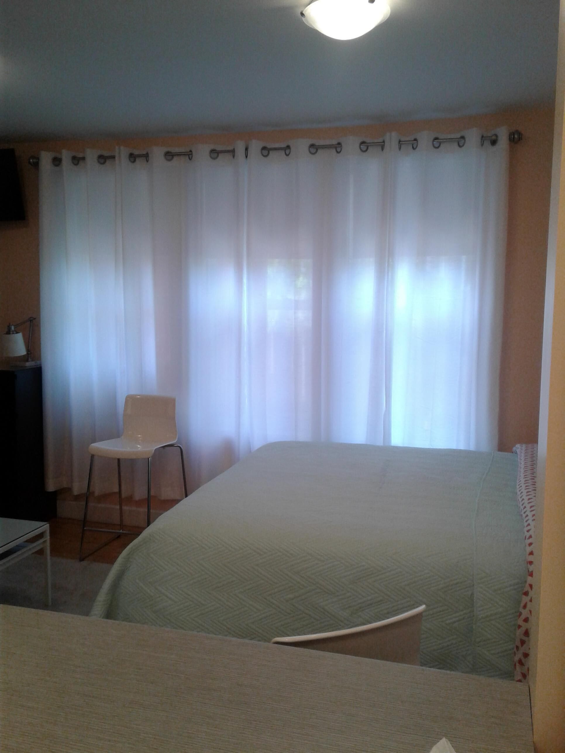 Fer et planche à repasser, Wi-Fi, draps fournis