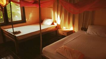 Comfort Room | Katil bayi/kot (surcaj), Wi-fi percuma, cadar katil