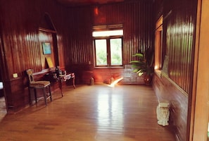 Living area - Banlung balcony chill out bar (Ban Lung)