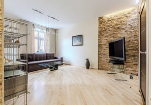 Superior Apartment (Internatsionalnaya, 17) | Individually furnished, iron/ironing board, free WiFi, bed sheets - StudioMinsk in Historic Centre (Minsk)